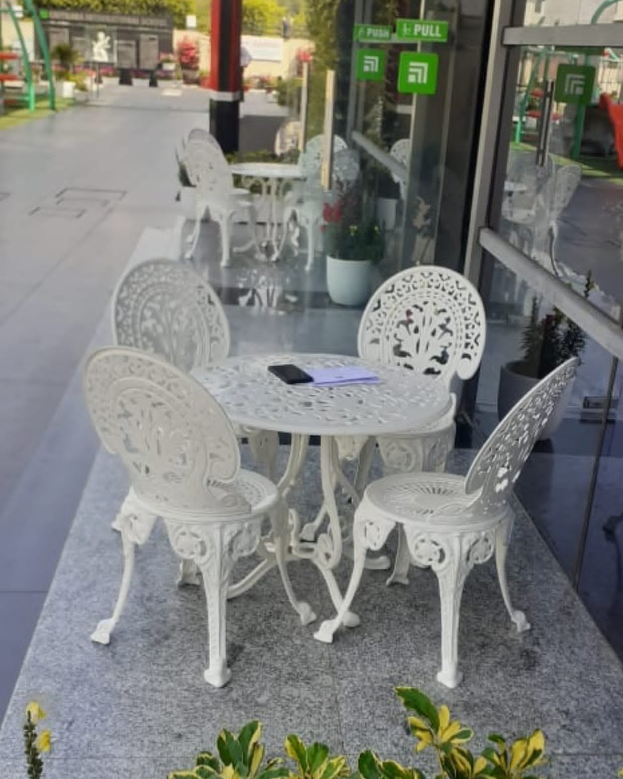 Maharaja Outdoor Table Set - Image 3