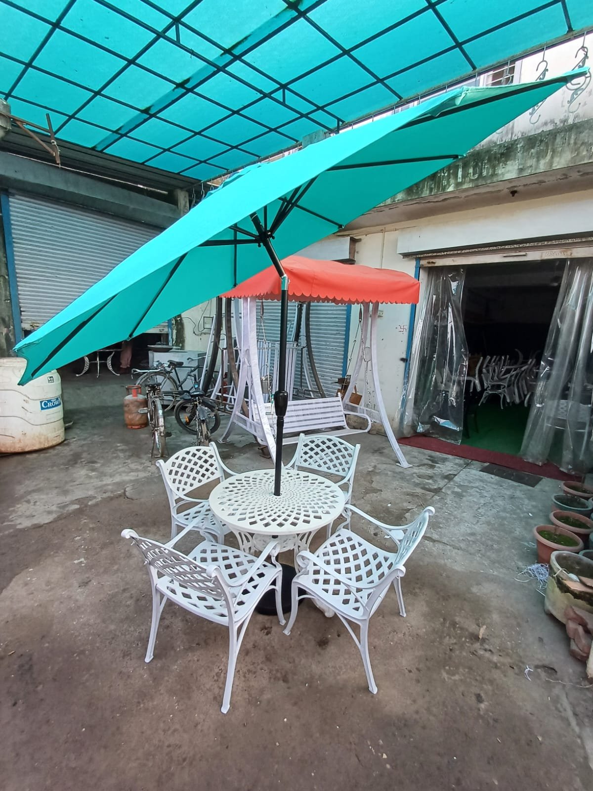 Central Pole Umbrella - Image 5