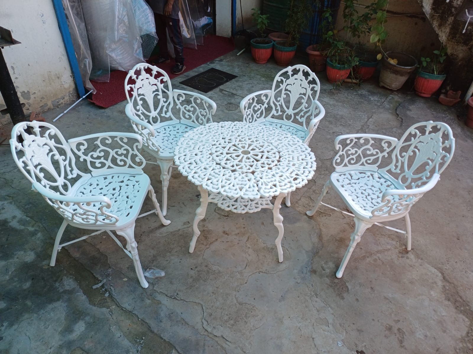 Rose Design Table Set
