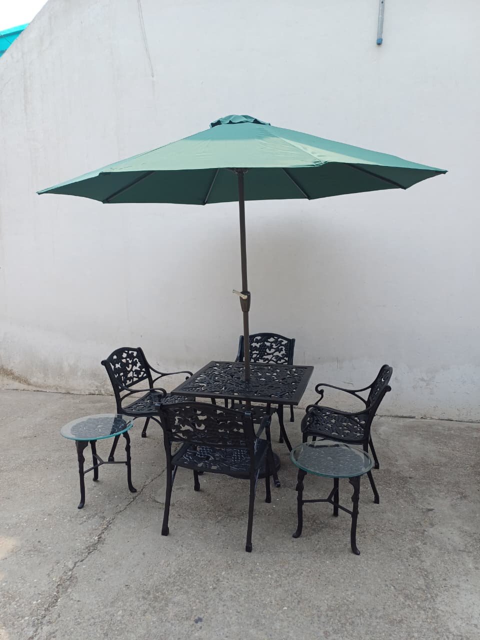Central Pole Umbrella - Image 4